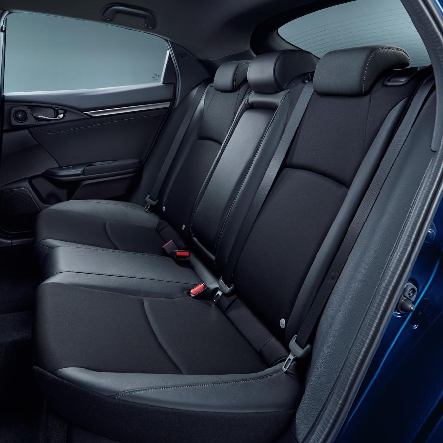Интерьер Honda Civic Hatchback (FK) 2019 года  (JP) (фото 14 из 21)